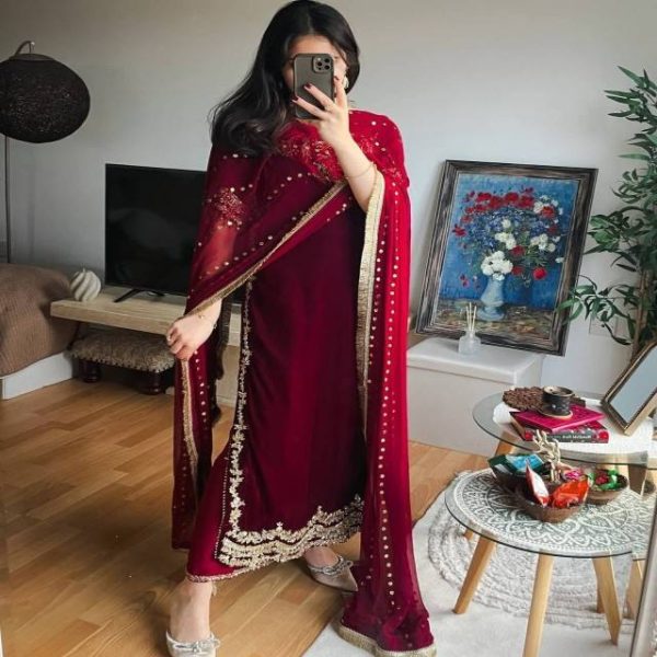 VASTRA COTTAGE Womens 3 Piece Velvet Dress Suit with All Over Sequence Embroidery Lace Work Top Pant With Georgette Dupatta