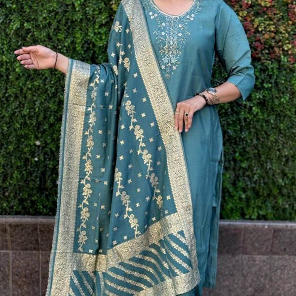 Women's Cotton Salwar Suit Dresses With Embroidery Work 3 Piece Lawn Dress Islamic Women Wear